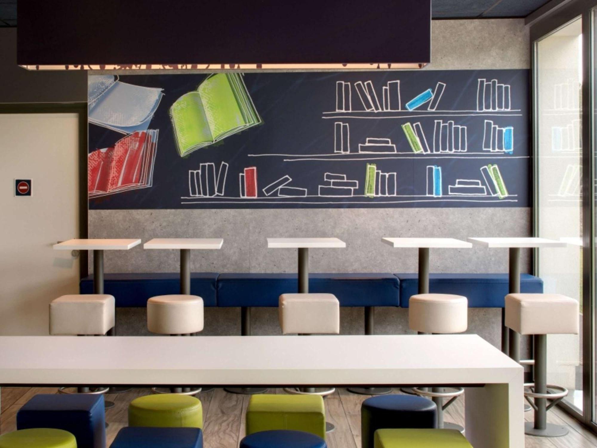 Ibis Budget Montceau Les Mines Екстериор снимка